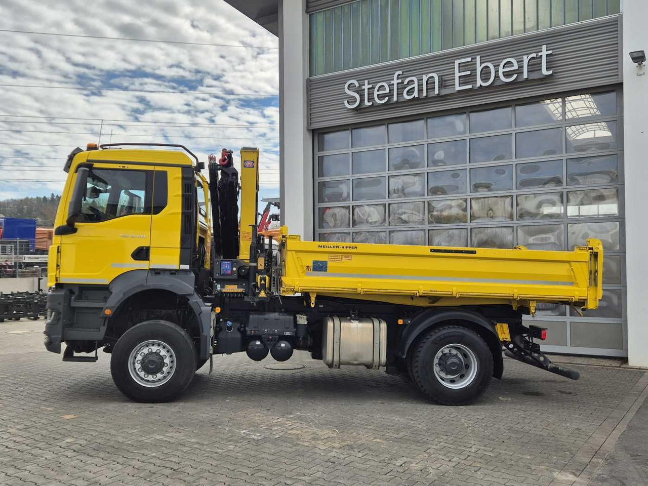 MAN TGS 18.430 4x4 BL Kran HMF 1130K-RCS Funk AHK - Camion grue: photos 4 MAN TGS 18.430 4x4 BL Kran HMF 1130K-RCS Funk AHK - Camion grue: photos 4