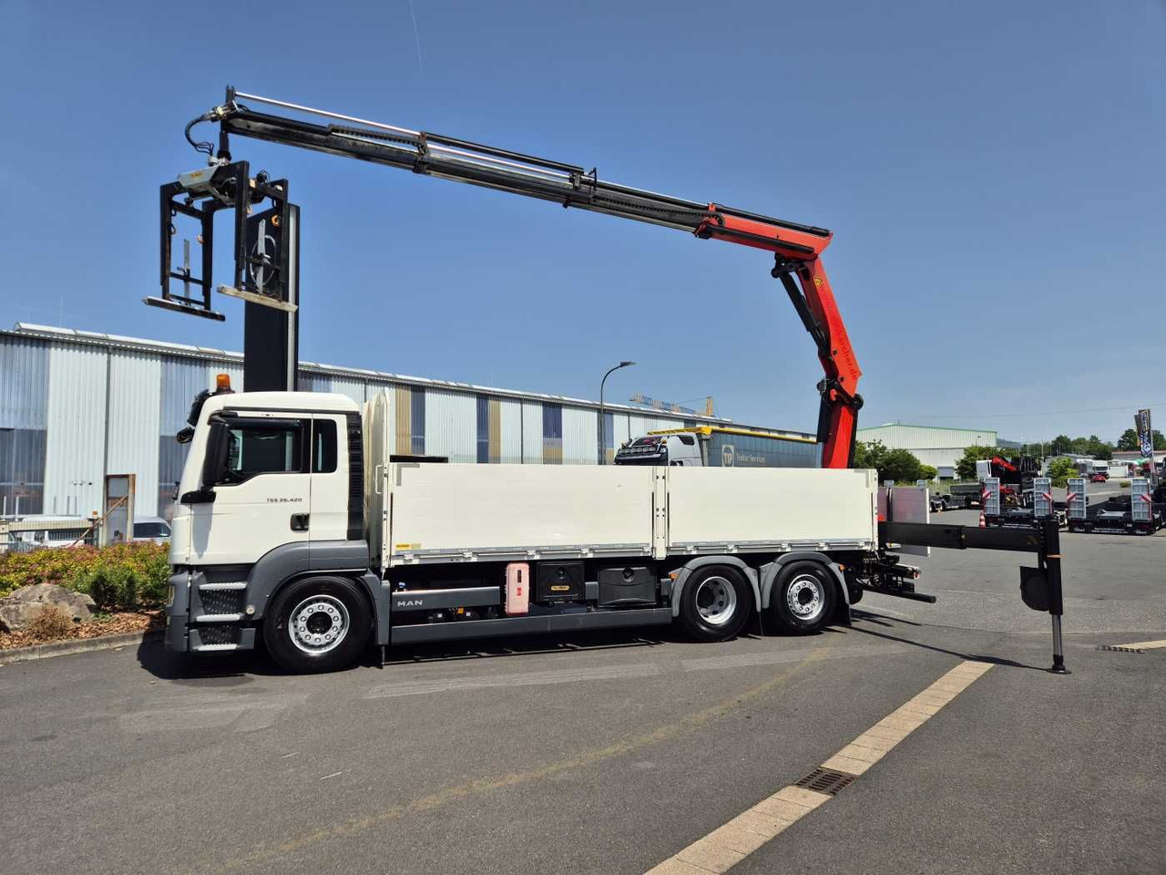 MAN TGS 26.420 6x2-4 LL Palfinger PK 22002-EH B Funk - Camion plateau: photos 4 MAN TGS 26.420 6x2-4 LL Palfinger PK 22002-EH B Funk - Camion plateau: photos 4