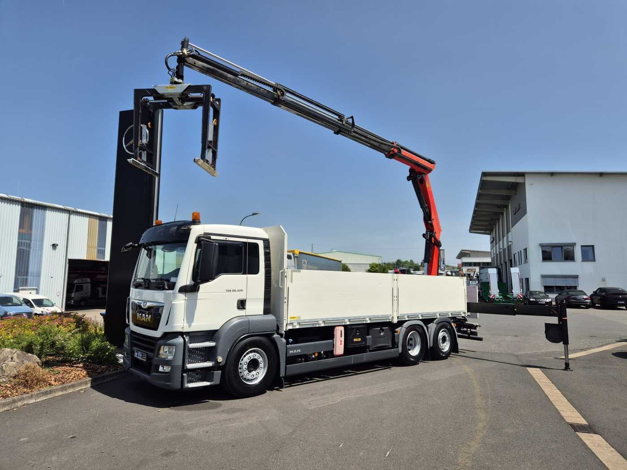 MAN TGS 26.420 6x2-4 LL Palfinger PK 22002-EH B Funk - Camion plateau: photos 1 MAN TGS 26.420 6x2-4 LL Palfinger PK 22002-EH B Funk - Camion plateau: photos 1