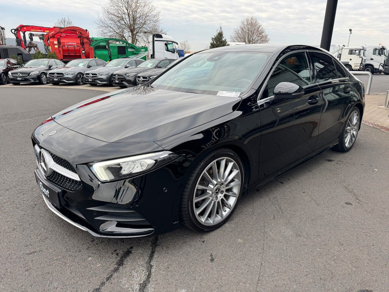 Mercedes-Benz A 200 AMG 19"+Ambiente+R-Kamera+Pano+LED+MBUX - Berline: photos 2 Mercedes-Benz A 200 AMG 19"+Ambiente+R-Kamera+Pano+LED+MBUX - Berline: photos 2