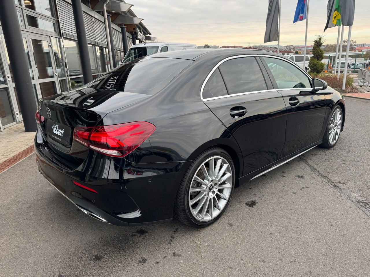 Mercedes-Benz A 200 AMG 19"+Ambiente+R-Kamera+Pano+LED+MBUX - Berline: photos 4 Mercedes-Benz A 200 AMG 19"+Ambiente+R-Kamera+Pano+LED+MBUX - Berline: photos 4