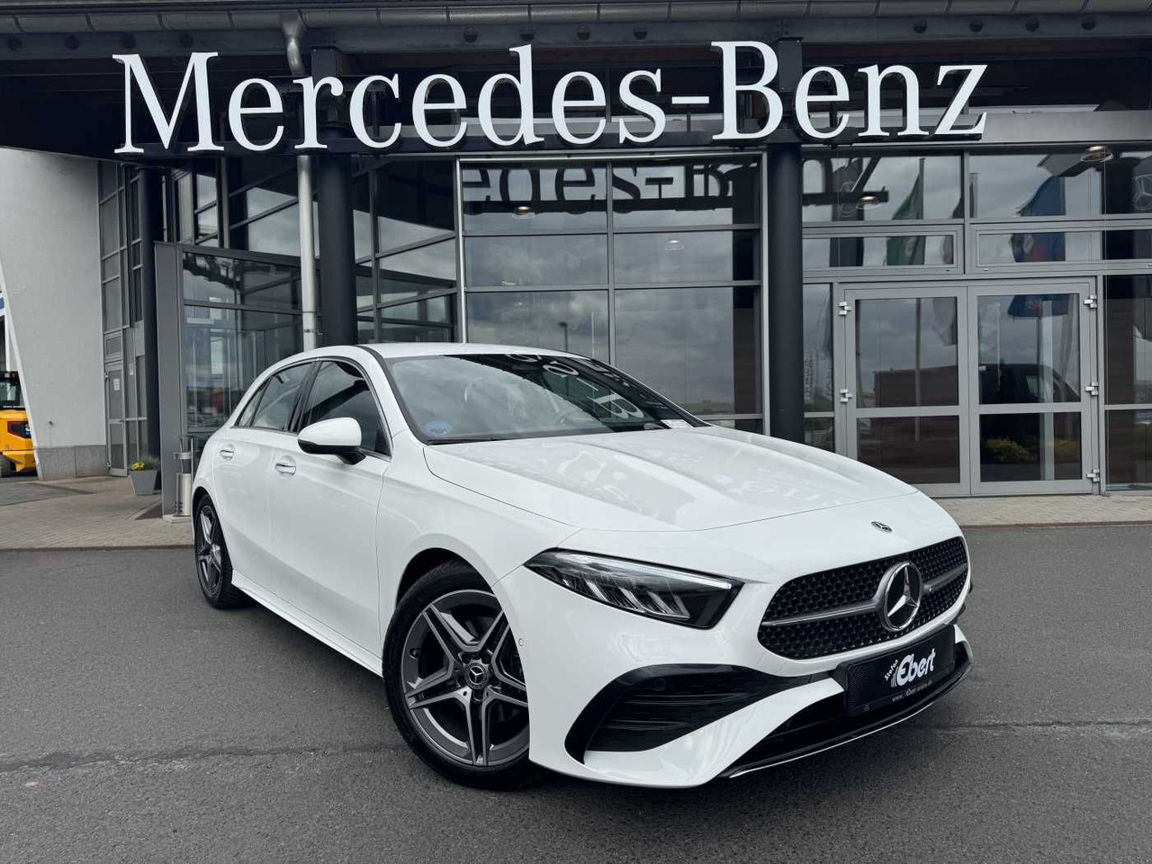 Mercedes-Benz A 200d AMG+AHK+Ambiente+RFK+MBUX+LED+IHC - Berline: photos 1 Mercedes-Benz A 200d AMG+AHK+Ambiente+RFK+MBUX+LED+IHC - Berline: photos 1