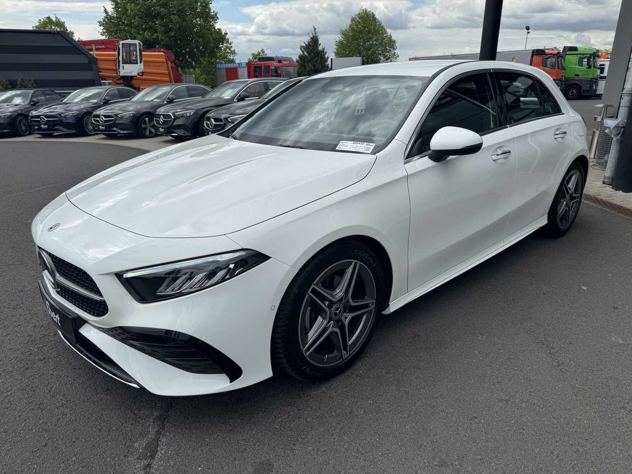 Mercedes-Benz A 200d AMG+AHK+Ambiente+RFK+MBUX+LED+IHC - Berline: photos 2 Mercedes-Benz A 200d AMG+AHK+Ambiente+RFK+MBUX+LED+IHC - Berline: photos 2