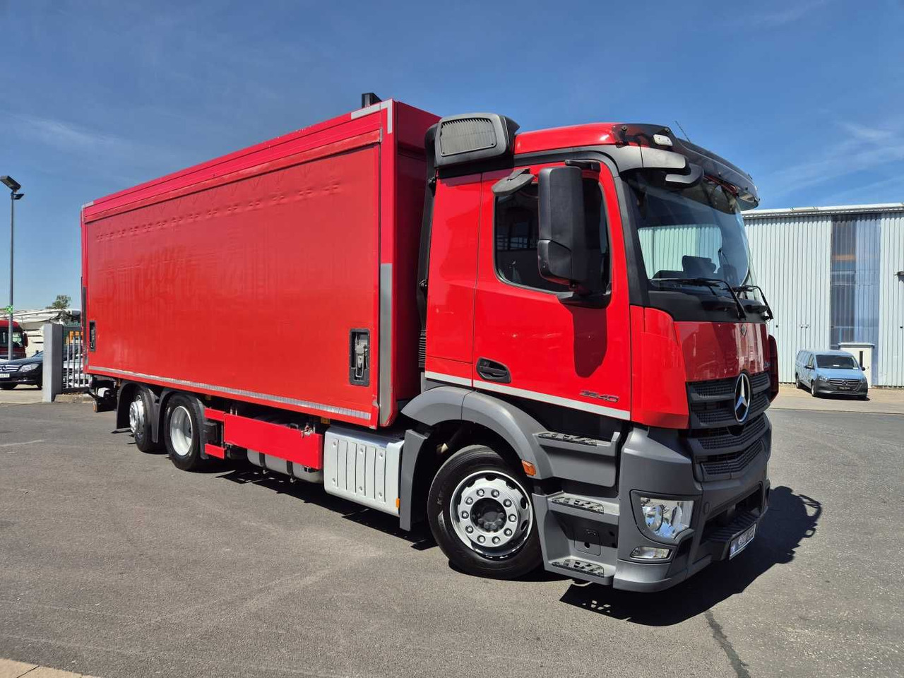 Mercedes-Benz Antos 2540 LnR 6x2 LBW Schiebeplanen AHK - Camion pour le transport de boissons: photos 3 Mercedes-Benz Antos 2540 LnR 6x2 LBW Schiebeplanen AHK - Camion pour le transport de boissons: photos 3