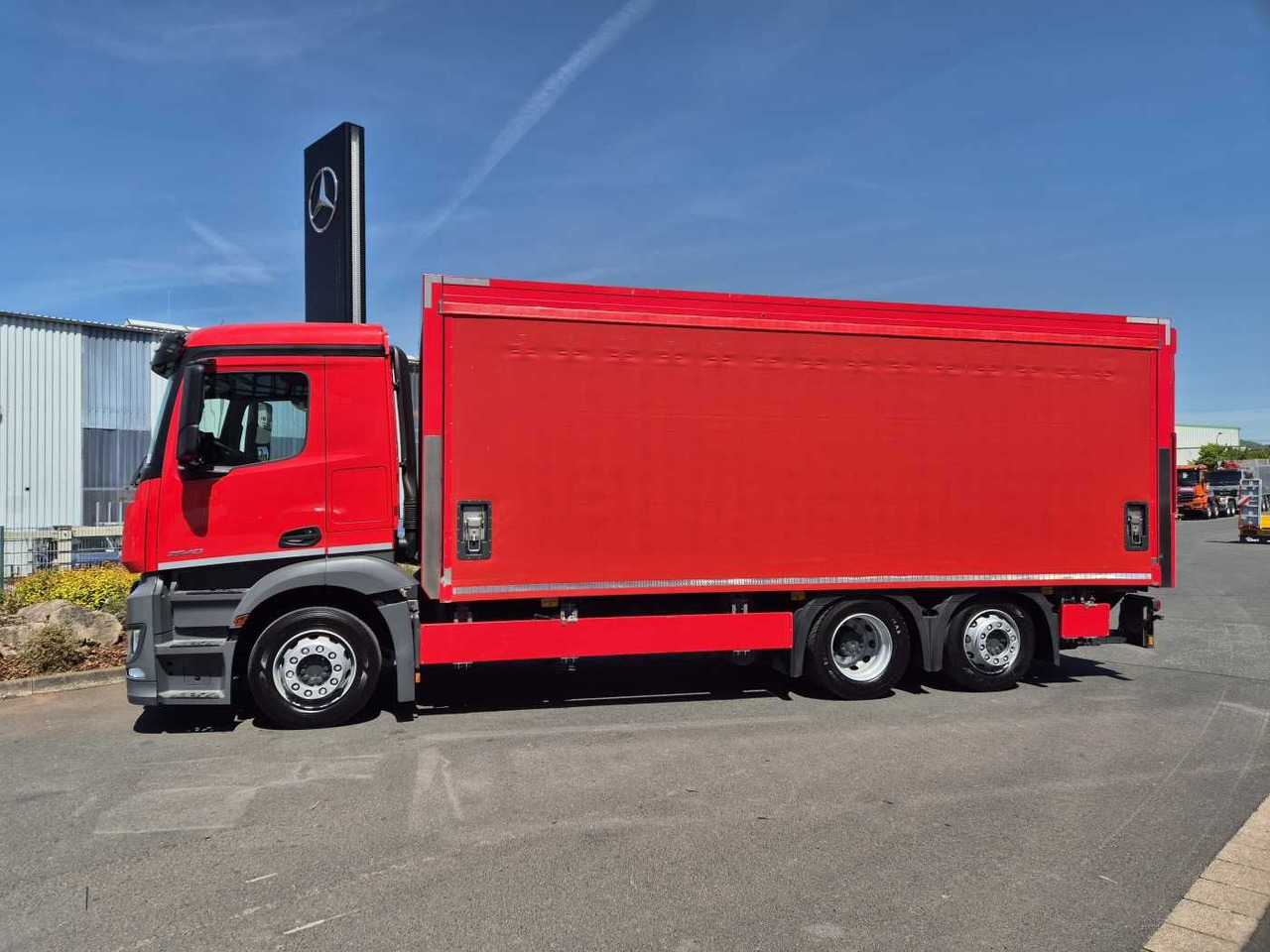Mercedes-Benz Antos 2540 LnR 6x2 LBW Schiebeplanen AHK - Camion à rideaux coulissants: photos 4 Mercedes-Benz Antos 2540 LnR 6x2 LBW Schiebeplanen AHK - Camion à rideaux coulissants: photos 4