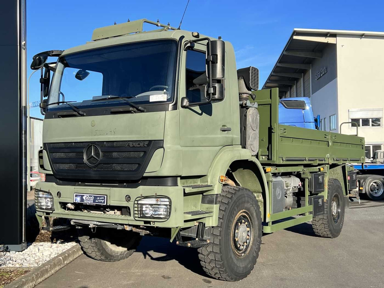 Mercedes-Benz Axor 1829 A 4x4 Pritsche - Camion plateau: photos 2 Mercedes-Benz Axor 1829 A 4x4 Pritsche - Camion plateau: photos 2