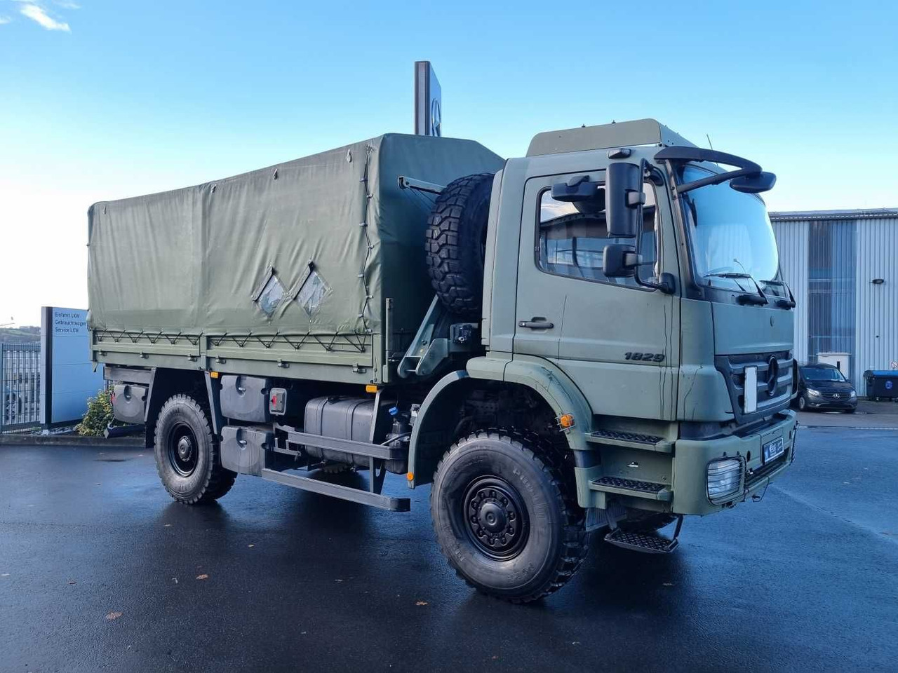 Mercedes-Benz Axor 1829 A 4x4 Pritsche/Plane 10 Stück - Camion à rideaux coulissants: photos 5 Mercedes-Benz Axor 1829 A 4x4 Pritsche/Plane 10 Stück - Camion à rideaux coulissants: photos 5