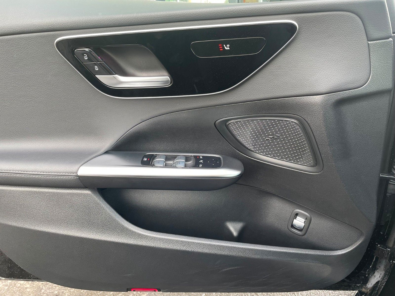 Berline Mercedes-Benz C 200 d AVANTGARDE 360°+TOTW+Carplay+Ambiente: photos 12 Berline Mercedes-Benz C 200 d AVANTGARDE 360°+TOTW+Carplay+Ambiente: photos 12