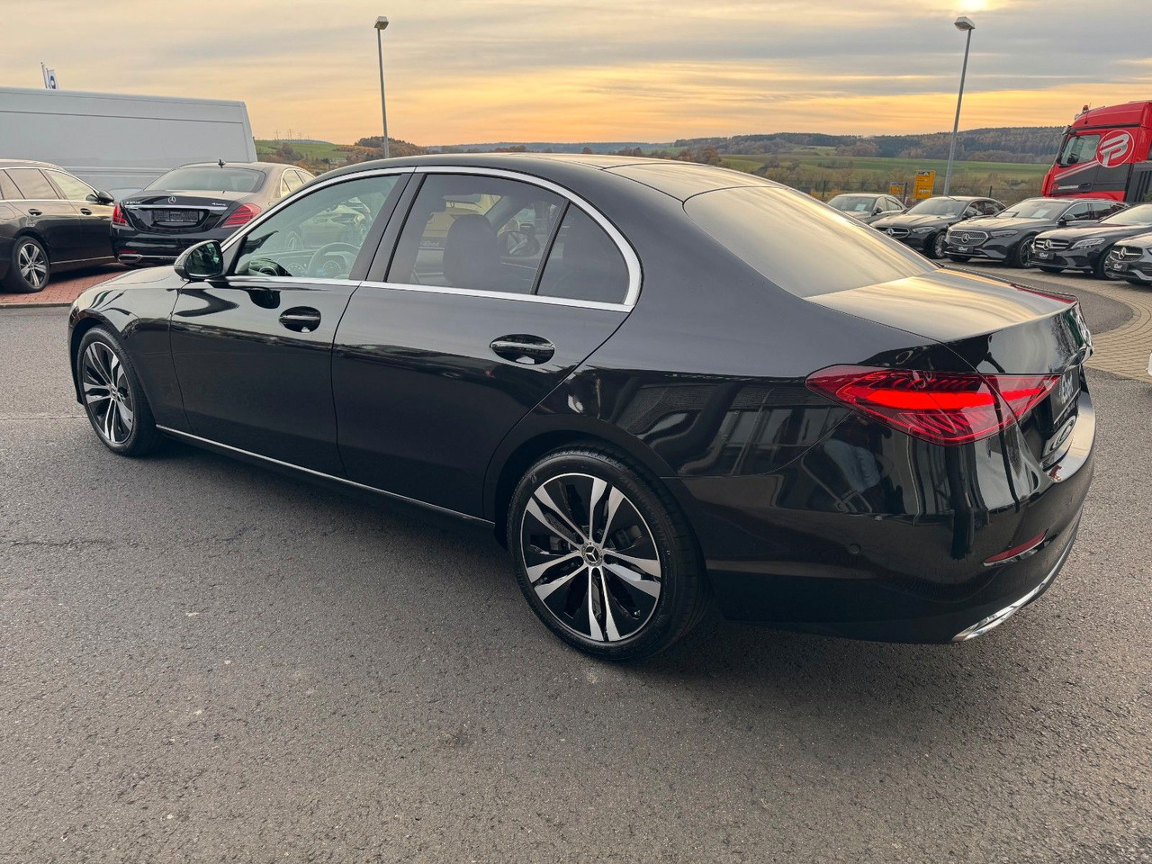 Mercedes-Benz C 220d Avantgarde+Pano+HUD+RFK+TotW+AmbiPrem - Berline: photos 4 Mercedes-Benz C 220d Avantgarde+Pano+HUD+RFK+TotW+AmbiPrem - Berline: photos 4