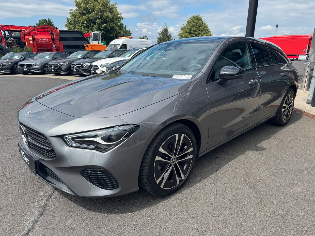 Mercedes-Benz CLA 180 Shooting Brake - Voiture break: photos 2 Mercedes-Benz CLA 180 Shooting Brake - Voiture break: photos 2