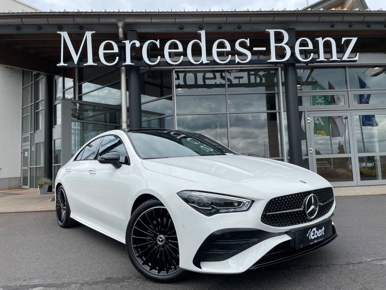 Mercedes-Benz CLA 200 AMG Pano+R-Kamera+19" - Voiture: photos 1 Mercedes-Benz CLA 200 AMG Pano+R-Kamera+19" - Voiture: photos 1