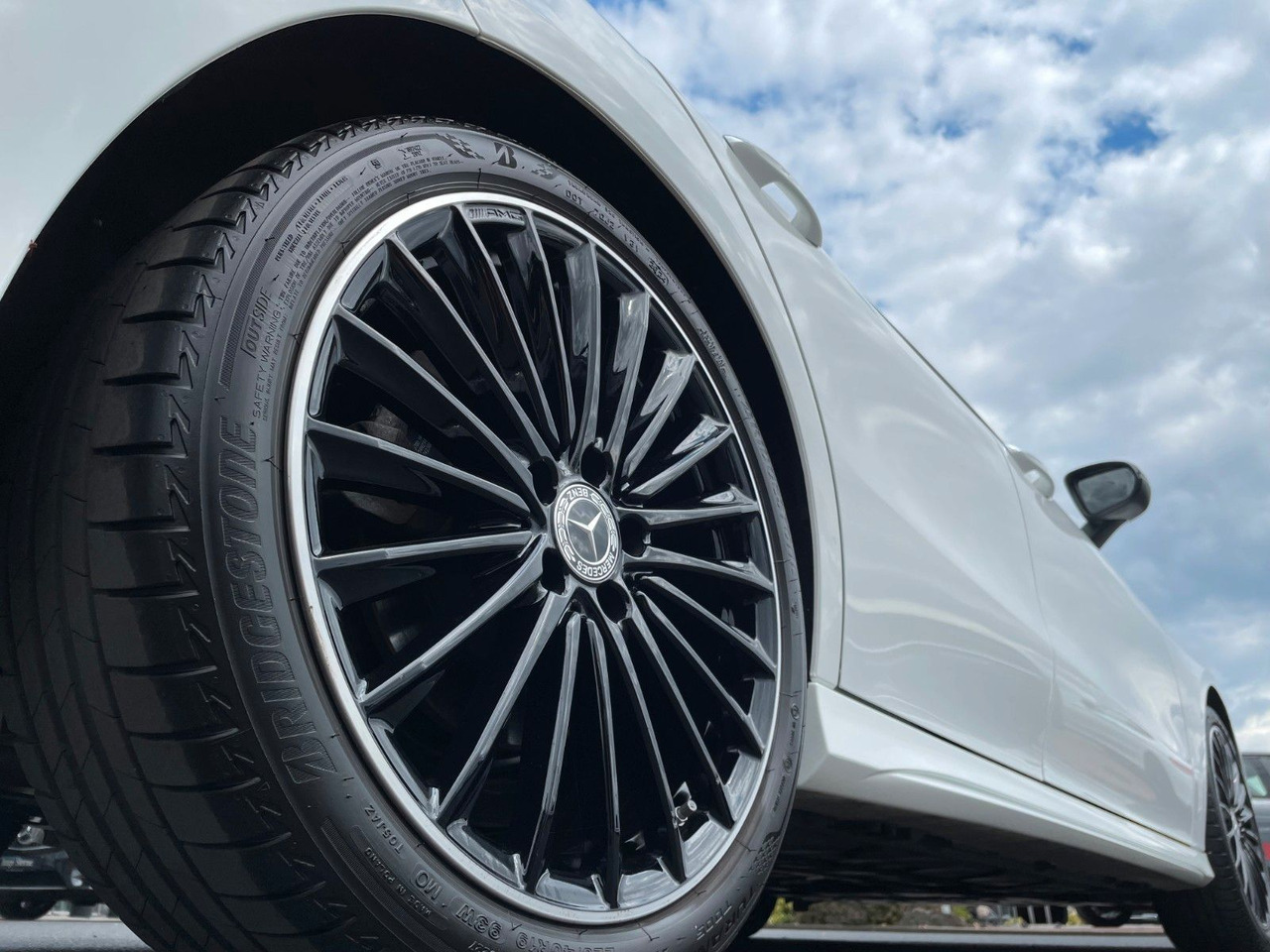 Mercedes-Benz CLA 200 AMG Pano+R-Kamera+19" - Voiture: photos 5 Mercedes-Benz CLA 200 AMG Pano+R-Kamera+19" - Voiture: photos 5