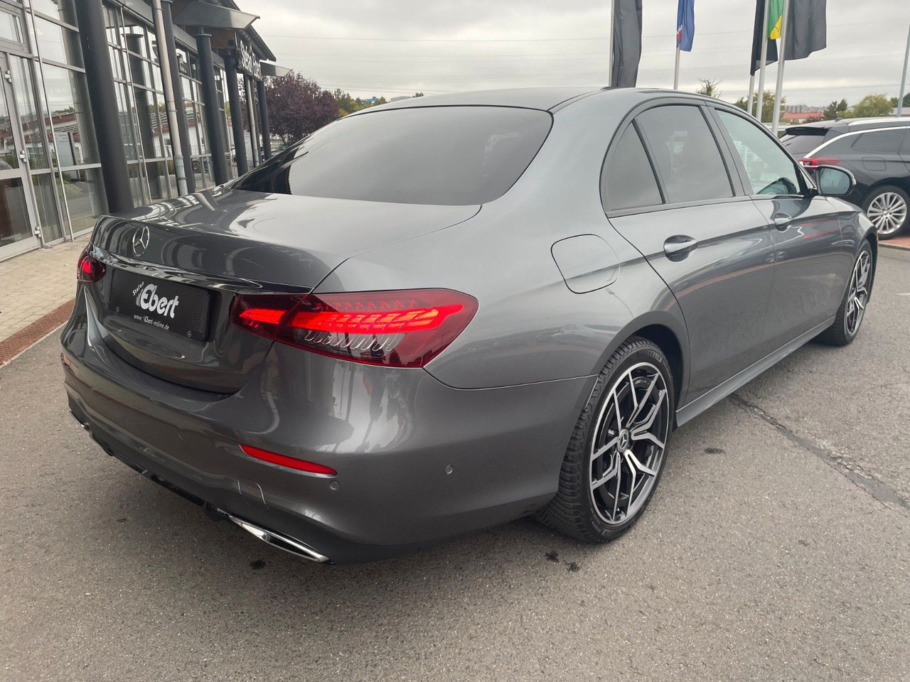 Mercedes-Benz E 220 d AMG+MBeam+Pano+Distr+R-Kamera - Berline: photos 4 Mercedes-Benz E 220 d AMG+MBeam+Pano+Distr+R-Kamera - Berline: photos 4