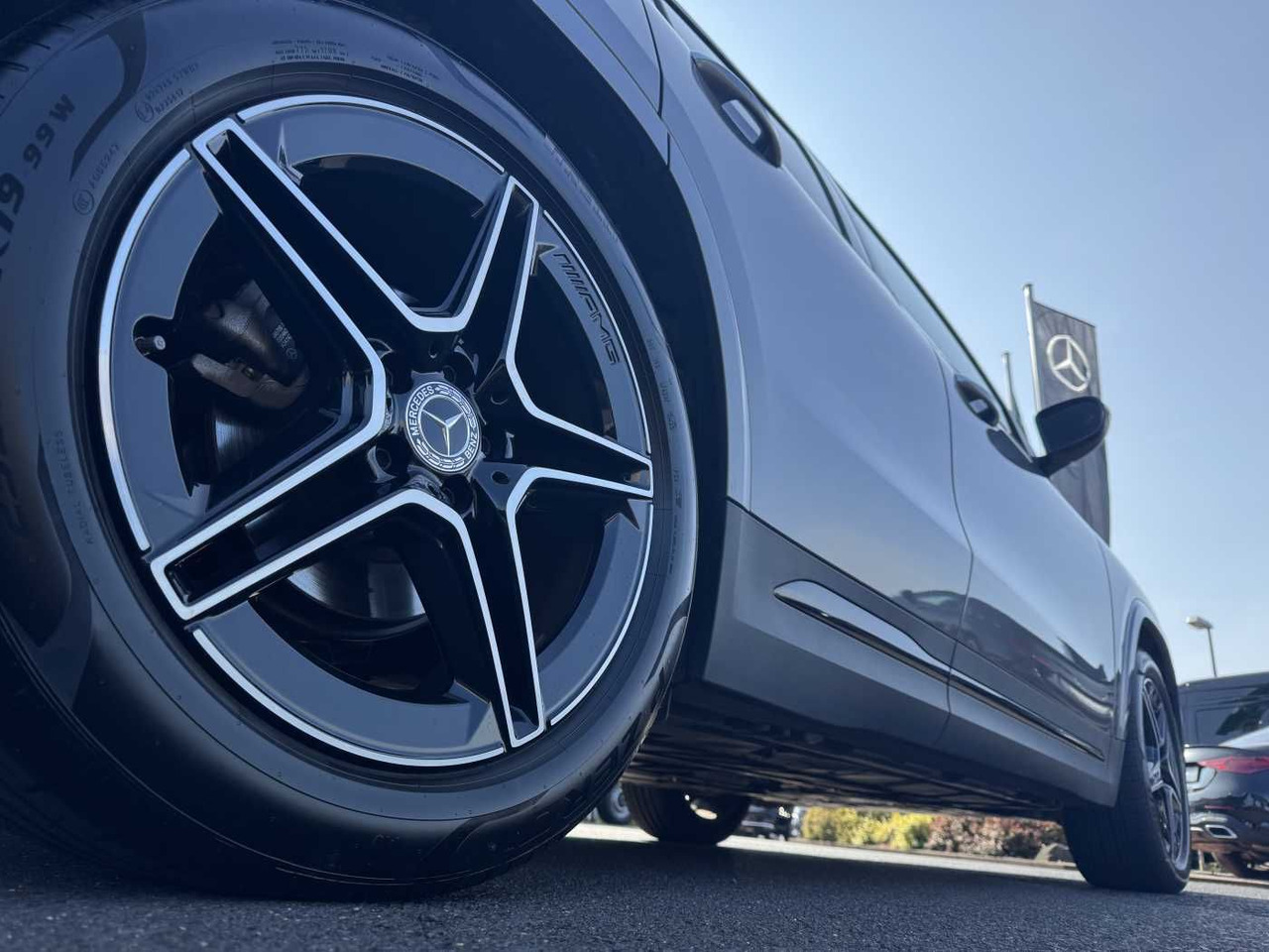 Mercedes-Benz GLA 200d 4M AMG+Pano+Distr+Ambiente+ - SUV: photos 5 Mercedes-Benz GLA 200d 4M AMG+Pano+Distr+Ambiente+ - SUV: photos 5