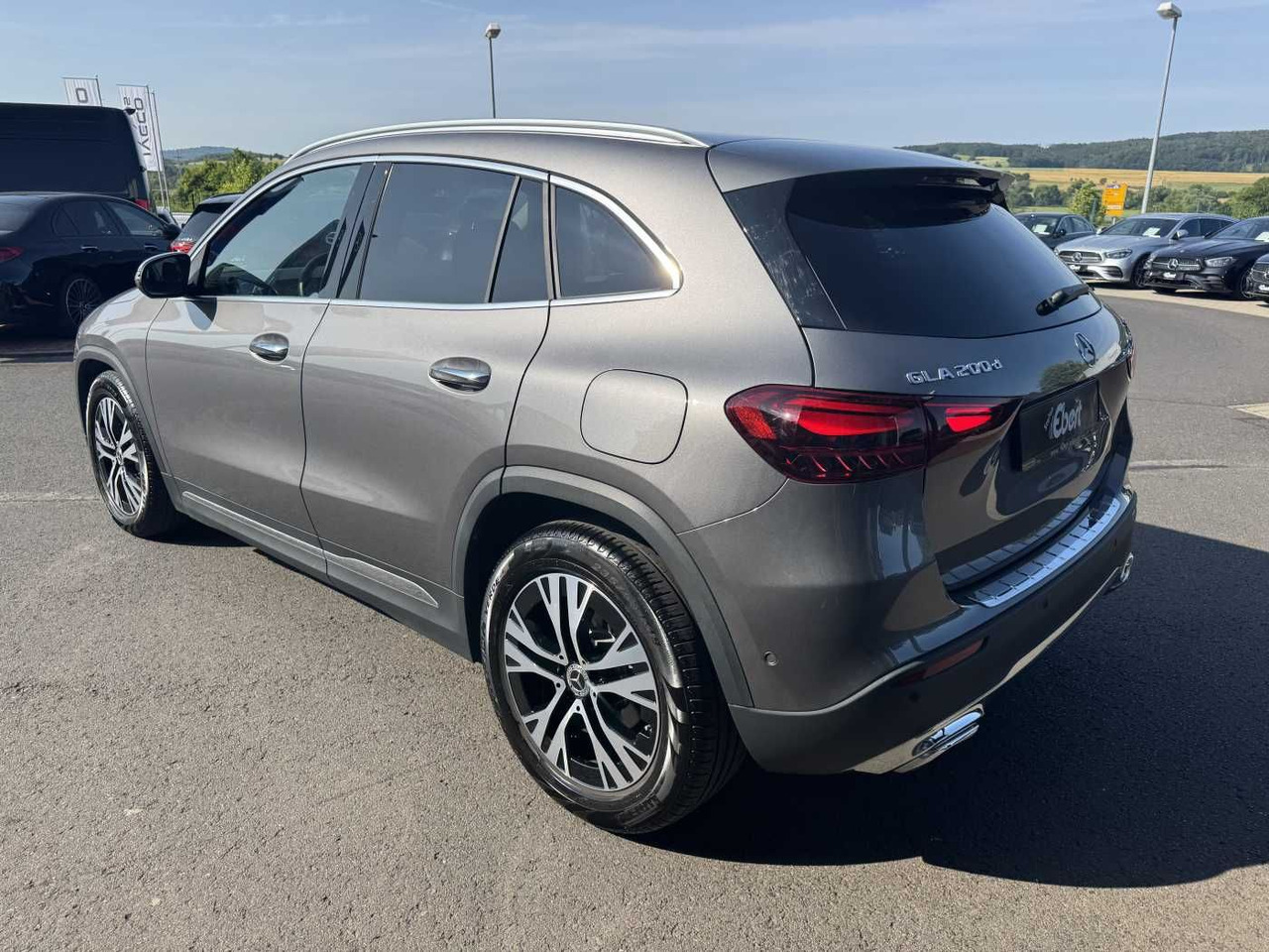 Mercedes-Benz GLA 200d 4M Progressive+Distr+Ambiente+Offroad - SUV: photos 3 Mercedes-Benz GLA 200d 4M Progressive+Distr+Ambiente+Offroad - SUV: photos 3
