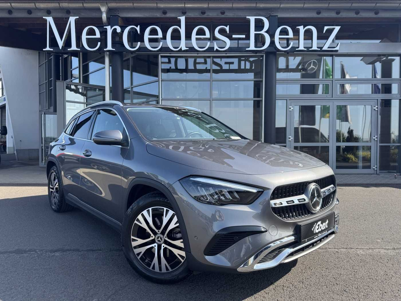 Mercedes-Benz GLA 200d 4M Progressive+Distr+Ambiente+Offroad - SUV: photos 1 Mercedes-Benz GLA 200d 4M Progressive+Distr+Ambiente+Offroad - SUV: photos 1