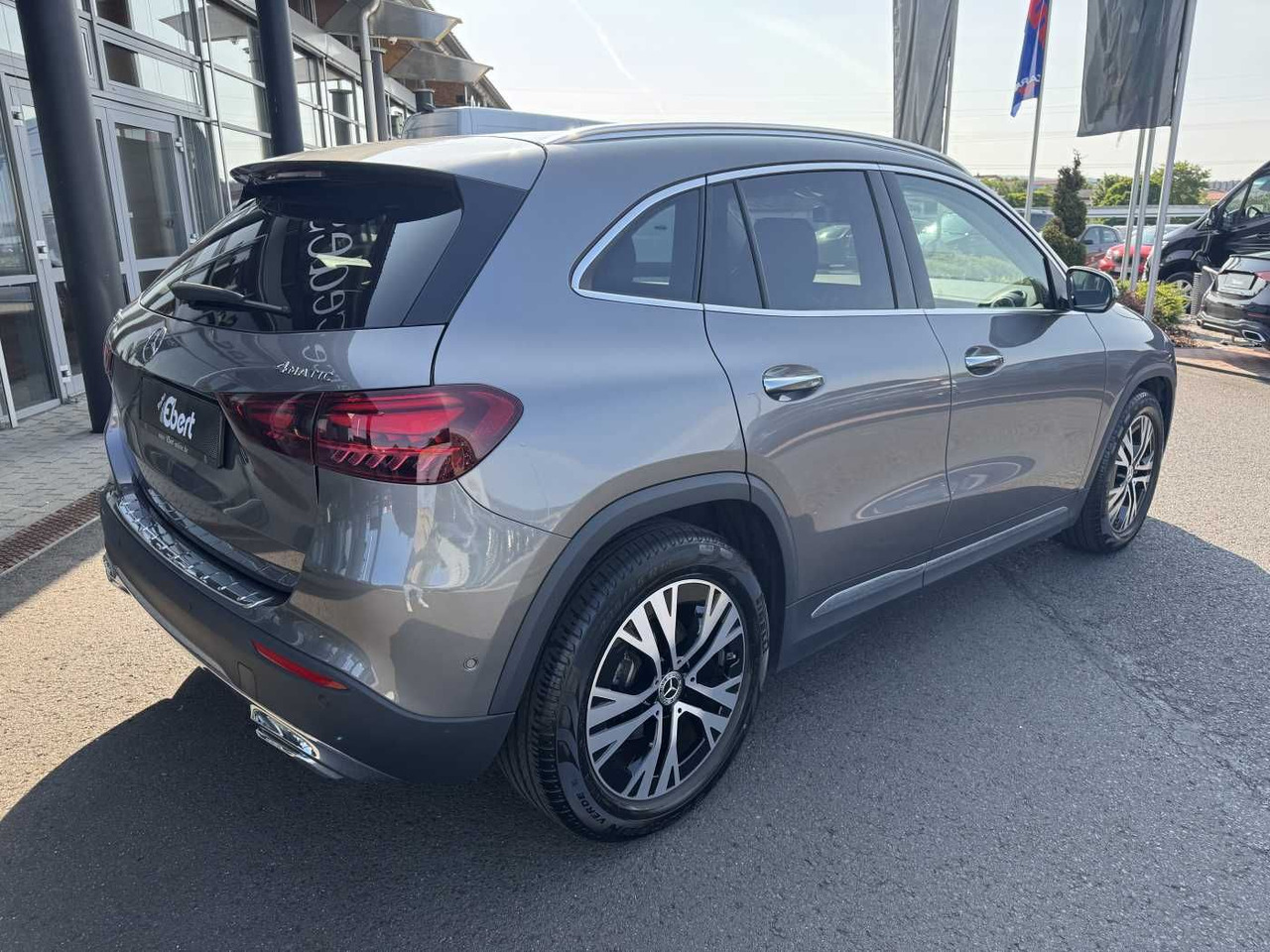 Mercedes-Benz GLA 200d 4M Progressive+Distr+Ambiente+Offroad - SUV: photos 4 Mercedes-Benz GLA 200d 4M Progressive+Distr+Ambiente+Offroad - SUV: photos 4