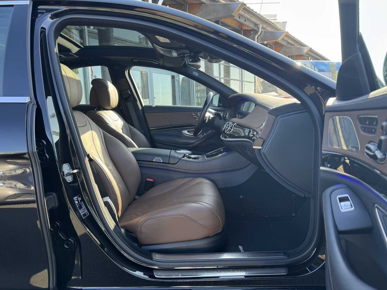 Mercedes-Benz S 400d 4M AMG+Pano+Burm+Distr+Massage+ HUD - Voiture: photos 3 Mercedes-Benz S 400d 4M AMG+Pano+Burm+Distr+Massage+ HUD - Voiture: photos 3