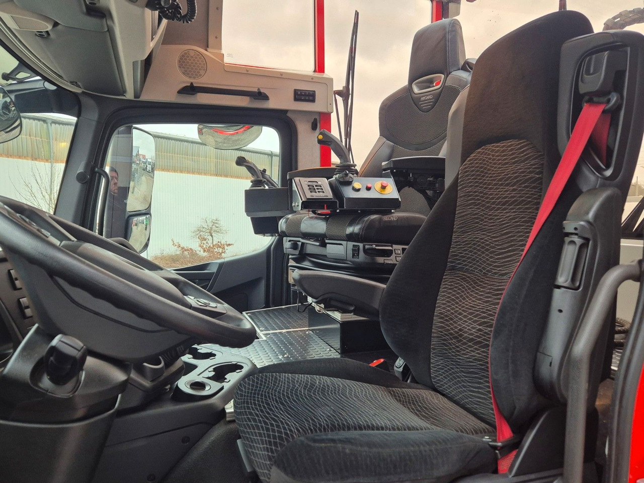 Crédit-bail  Mercedes-Benz TUROX 8x8 Eschlböck Biber 92 Holzhacker / 1.512h Mercedes-Benz TUROX 8x8 Eschlböck Biber 92 Holzhacker / 1.512h: photos 23