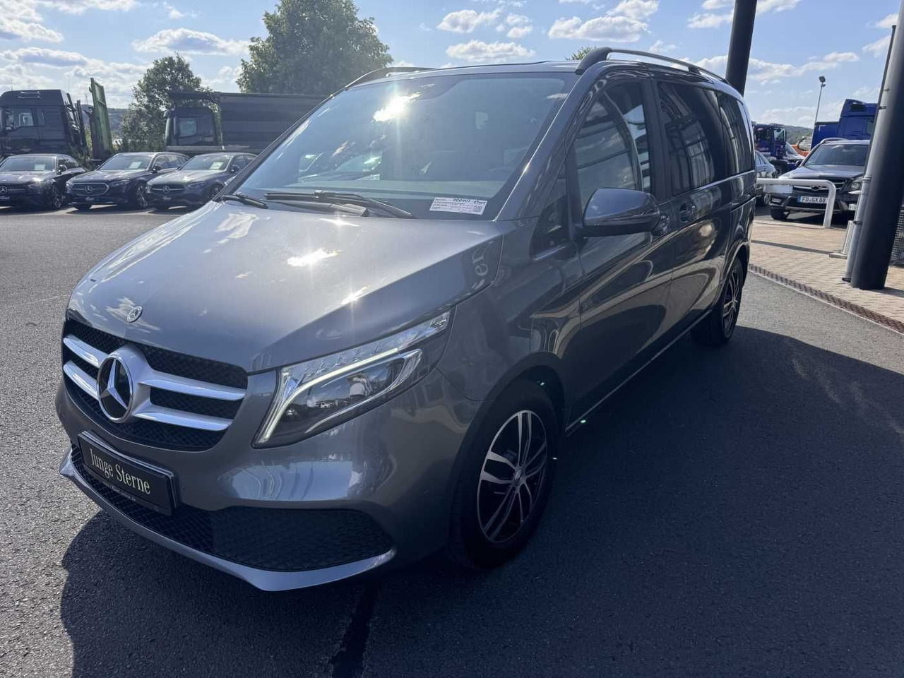 Mercedes-Benz V 220 d EDITION Liege-Paket AHK2,5 LED DAB MBUX - Voiture: photos 3 Mercedes-Benz V 220 d EDITION Liege-Paket AHK2,5 LED DAB MBUX - Voiture: photos 3
