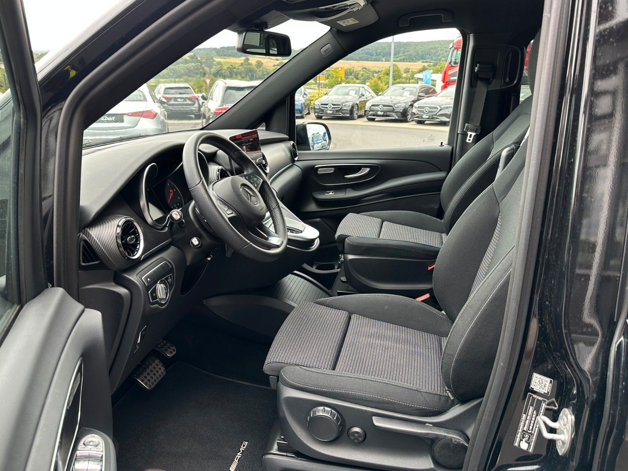 Voiture break Mercedes-Benz V 250 d EDITION AMG Kompakt ILS elektr Türen: photos 13 Voiture break Mercedes-Benz V 250 d EDITION AMG Kompakt ILS elektr Türen: photos 13