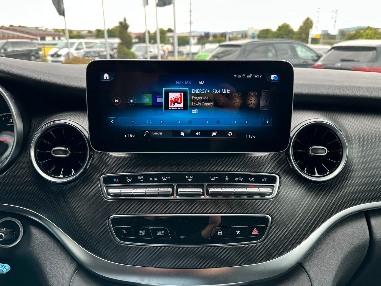 Voiture break Mercedes-Benz V 250 d EDITION AMG Kompakt ILS elektr Türen: photos 16 Voiture break Mercedes-Benz V 250 d EDITION AMG Kompakt ILS elektr Türen: photos 16