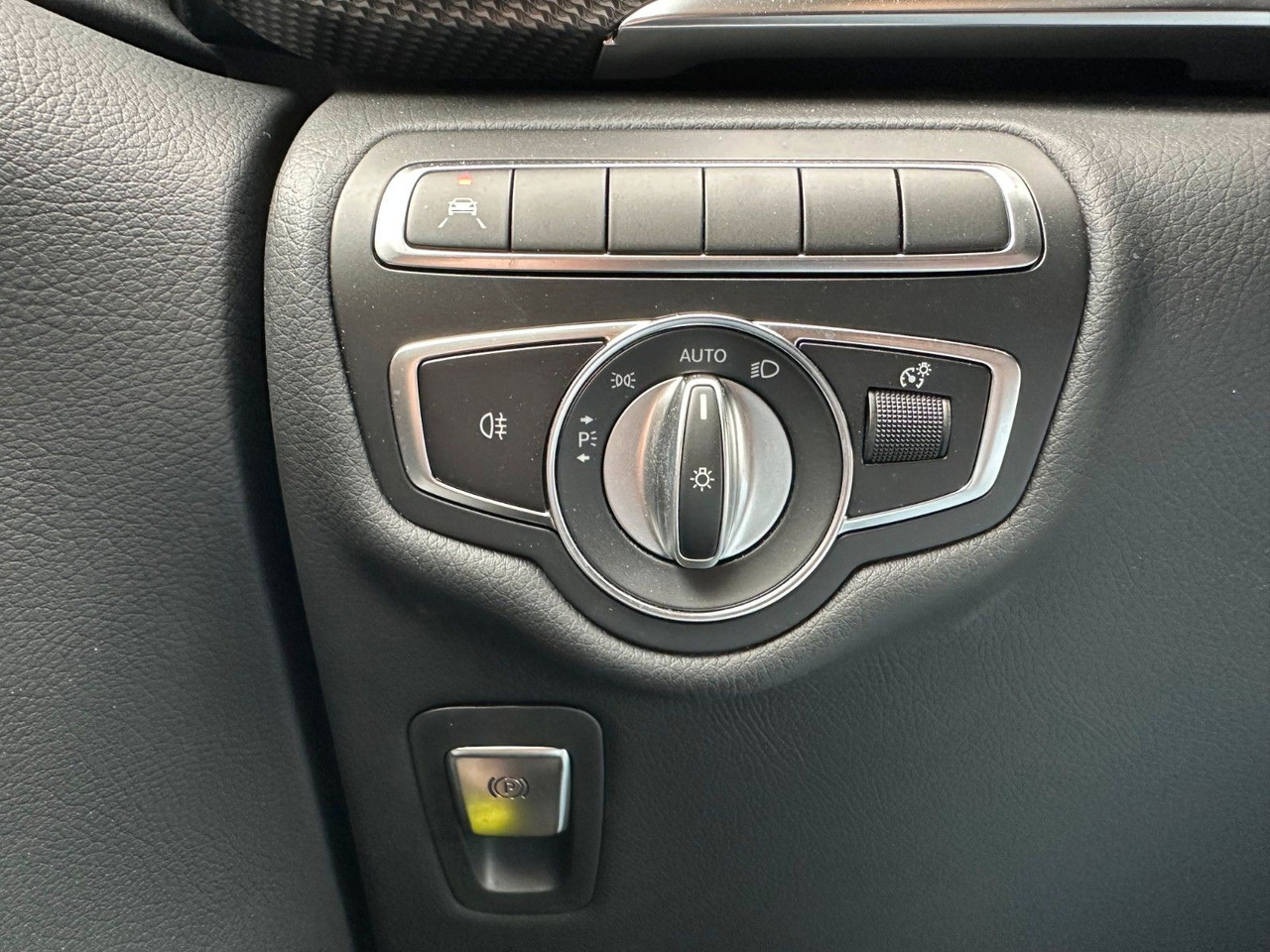 Voiture break Mercedes-Benz V 250 d EDITION AMG Kompakt ILS elektr Türen: photos 23 Voiture break Mercedes-Benz V 250 d EDITION AMG Kompakt ILS elektr Türen: photos 23