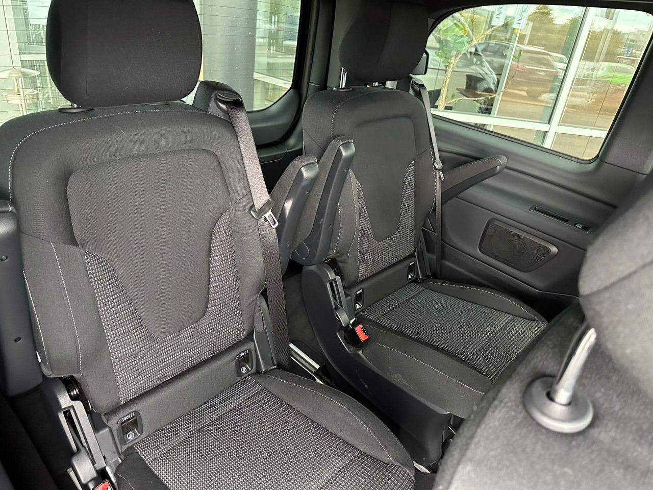 Voiture break Mercedes-Benz V 250 d EDITION AMG Kompakt ILS elektr Türen: photos 8 Voiture break Mercedes-Benz V 250 d EDITION AMG Kompakt ILS elektr Türen: photos 8