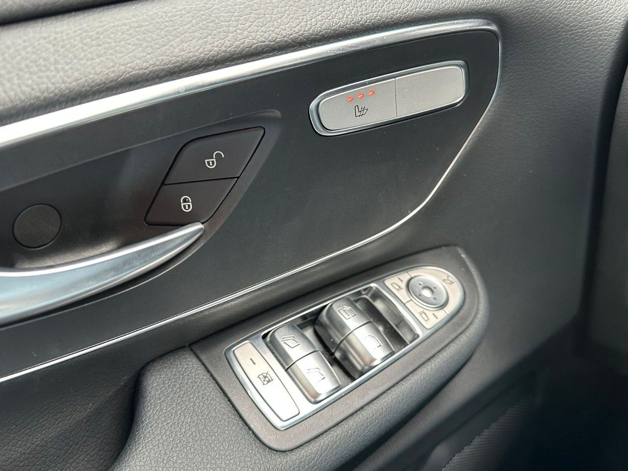 Voiture break Mercedes-Benz V 250 d EDITION AMG Kompakt ILS elektr Türen: photos 24 Voiture break Mercedes-Benz V 250 d EDITION AMG Kompakt ILS elektr Türen: photos 24