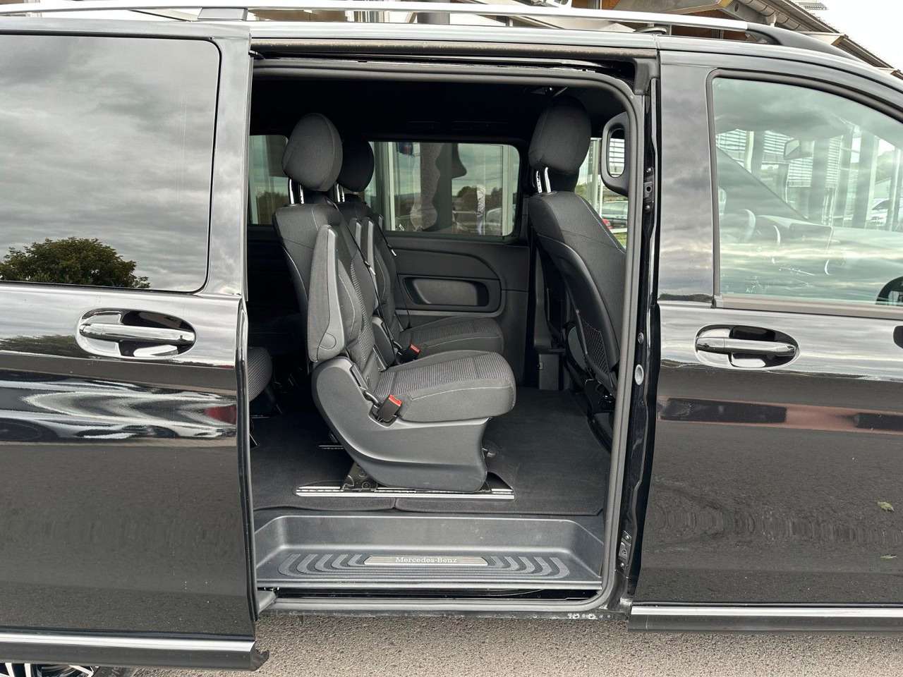 Voiture break Mercedes-Benz V 250 d EDITION AMG Kompakt ILS elektr Türen: photos 11 Voiture break Mercedes-Benz V 250 d EDITION AMG Kompakt ILS elektr Türen: photos 11