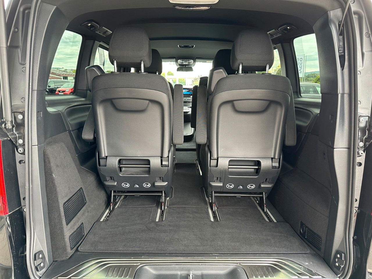 Voiture break Mercedes-Benz V 250 d EDITION AMG Kompakt ILS elektr Türen: photos 6 Voiture break Mercedes-Benz V 250 d EDITION AMG Kompakt ILS elektr Türen: photos 6