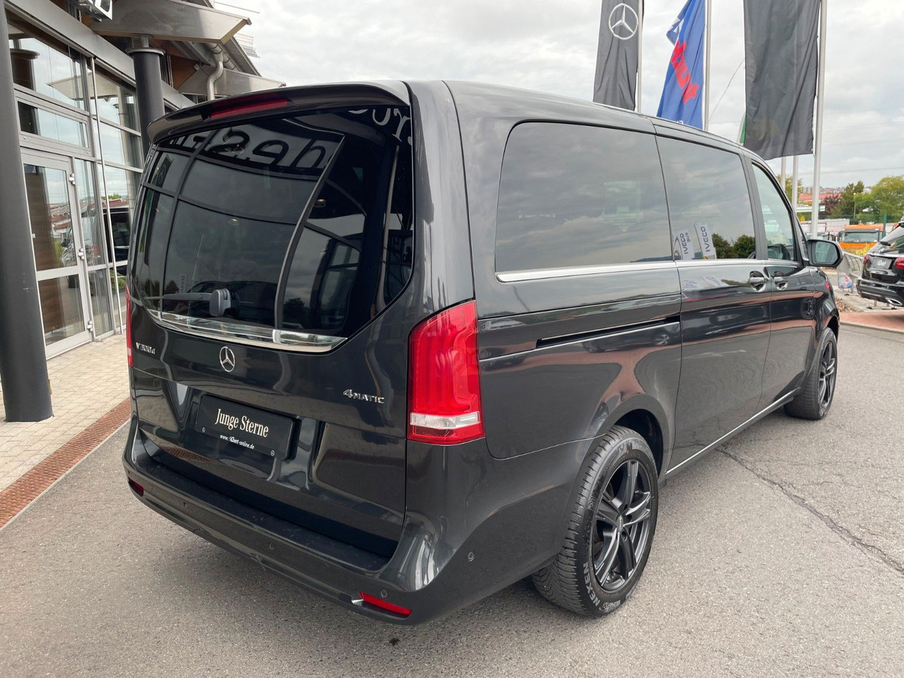Mercedes-Benz V 300 d AVA ED 4MATIC Sitzklima Burmester 6Sitze - Transport de personnes: photos 4 Mercedes-Benz V 300 d AVA ED 4MATIC Sitzklima Burmester 6Sitze - Transport de personnes: photos 4