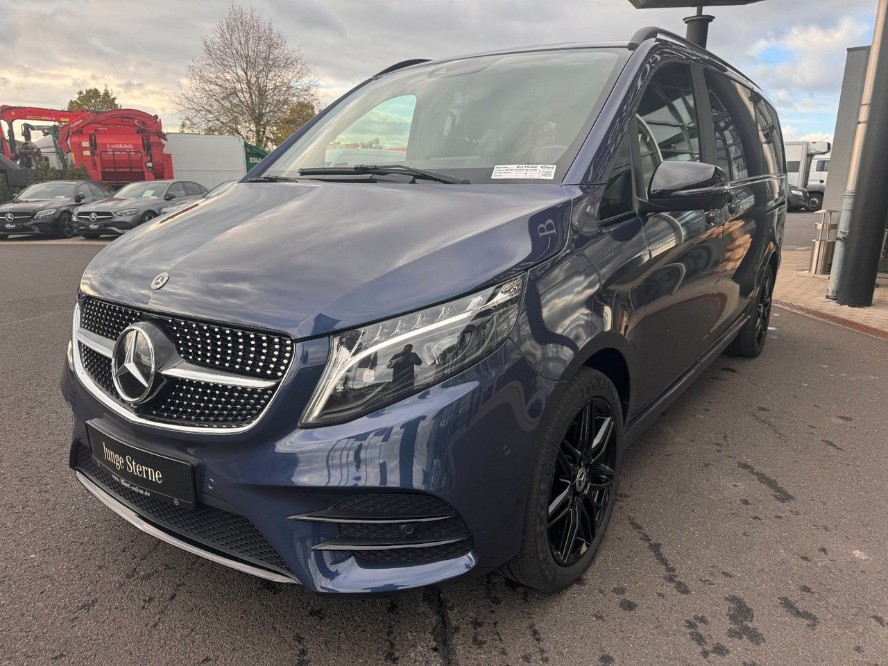 Mercedes-Benz V 300 d AVA ED AMG AHK2,5to DISTRONIC - Transport de personnes: photos 3 Mercedes-Benz V 300 d AVA ED AMG AHK2,5to DISTRONIC - Transport de personnes: photos 3