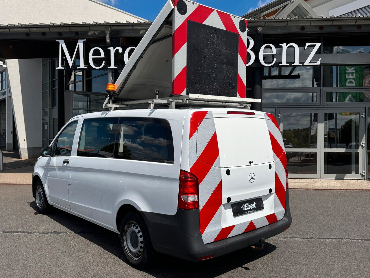 Mercedes-Benz Vito 111 CDI Tourer Begleitfahrzeug BF3+ / WVZ - Transport de personnes: photos 1 Mercedes-Benz Vito 111 CDI Tourer Begleitfahrzeug BF3+ / WVZ - Transport de personnes: photos 1