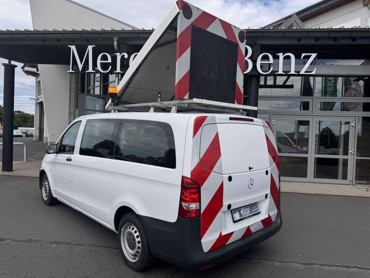Mercedes-Benz Vito 111 CDI Tourer Begleitfahrzeug BF3+ / WVZ - Transport de personnes: photos 1 Mercedes-Benz Vito 111 CDI Tourer Begleitfahrzeug BF3+ / WVZ - Transport de personnes: photos 1