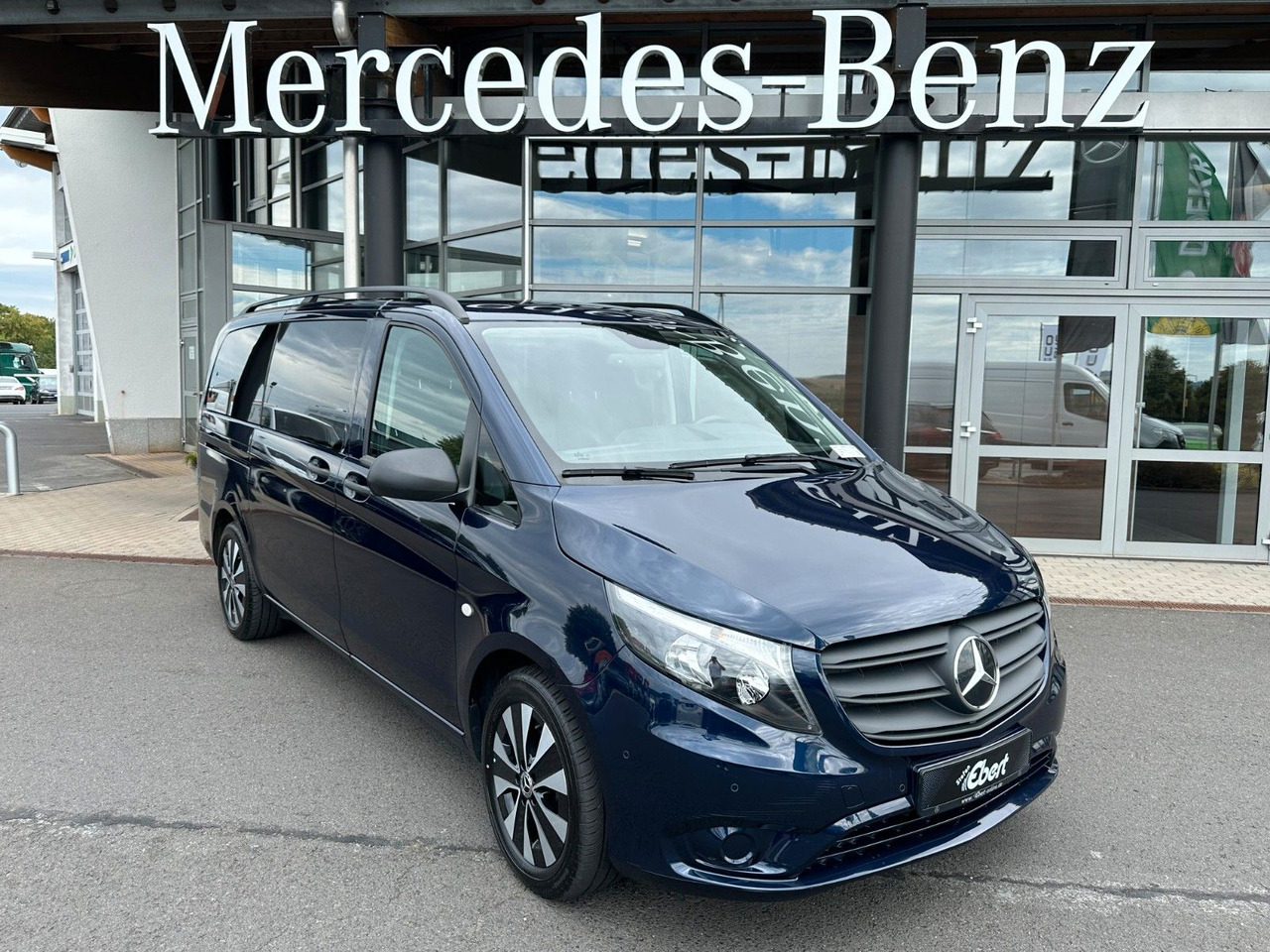 Mercedes-Benz Vito 116 CDI Tourer Pro Liege-Paket Panoramadach - Transport de personnes: photos 1 Mercedes-Benz Vito 116 CDI Tourer Pro Liege-Paket Panoramadach - Transport de personnes: photos 1