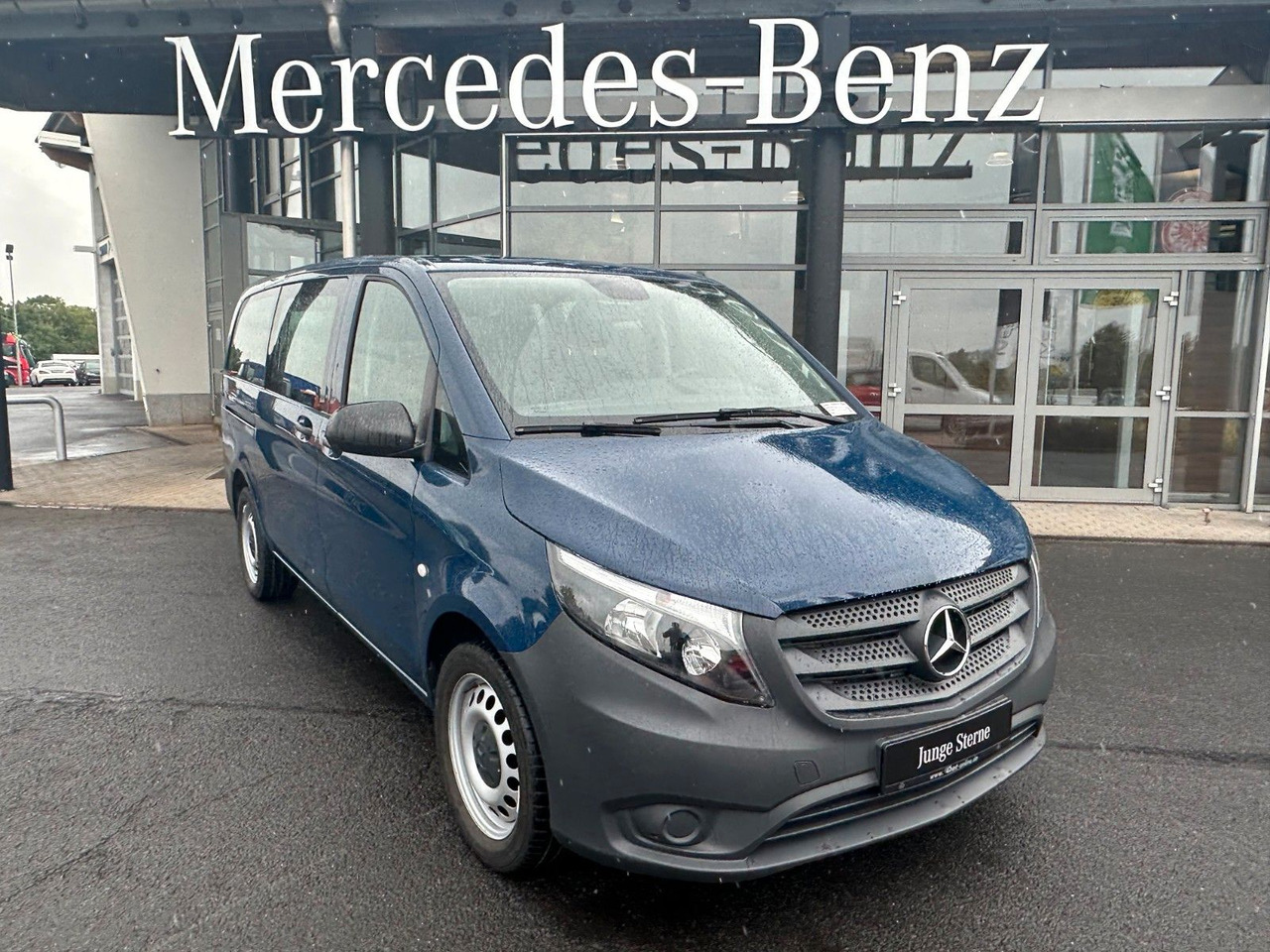 Mercedes-Benz Vito 119 CDI Tourer 3200 Klima AHK Tempomat - Transport de personnes: photos 1 Mercedes-Benz Vito 119 CDI Tourer 3200 Klima AHK Tempomat - Transport de personnes: photos 1