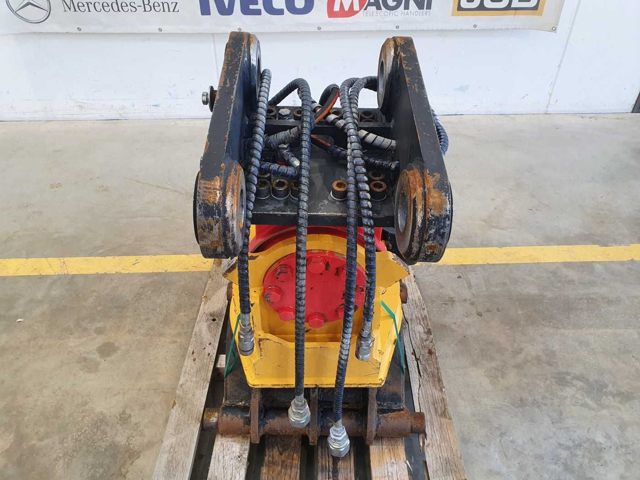 Rädlinger Schwenkrotator CAT M318 / CW 40 / 2016 - Tiltrotator: photos 2 Rädlinger Schwenkrotator CAT M318 / CW 40 / 2016 - Tiltrotator: photos 2