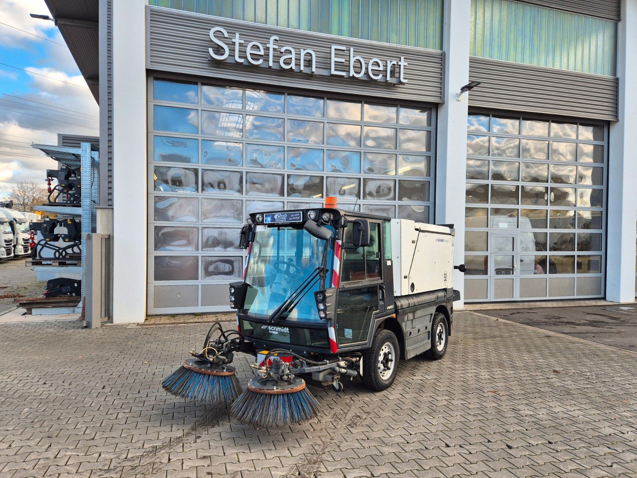 Schmidt Swingo Compact 200+ Klima - Balayeuse de voirie: photos 5 Schmidt Swingo Compact 200+ Klima - Balayeuse de voirie: photos 5