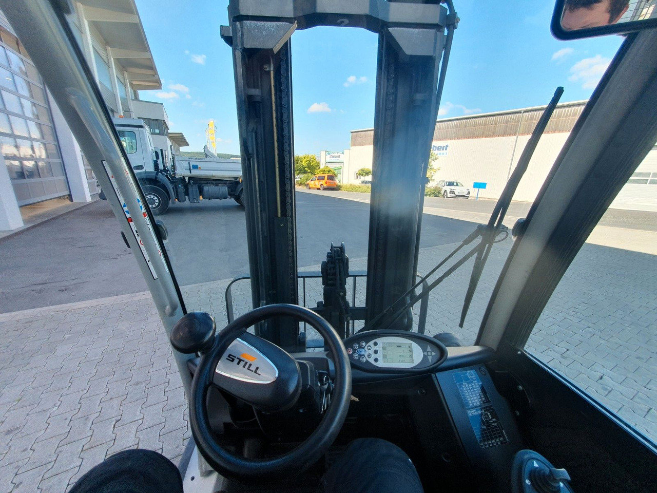 Chariot élévateur diesel Still RX70-35 / Triplex: 4.80m / nur 2.004h! / Klima: photos 16 Chariot élévateur diesel Still RX70-35 / Triplex: 4.80m / nur 2.004h! / Klima: photos 16