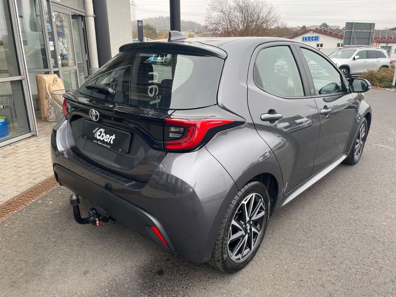 Toyota Yaris 1.5 VVT-iE Aut. Team D AHK+R-Kamera+SHZ - Voiture: photos 5 Toyota Yaris 1.5 VVT-iE Aut. Team D AHK+R-Kamera+SHZ - Voiture: photos 5