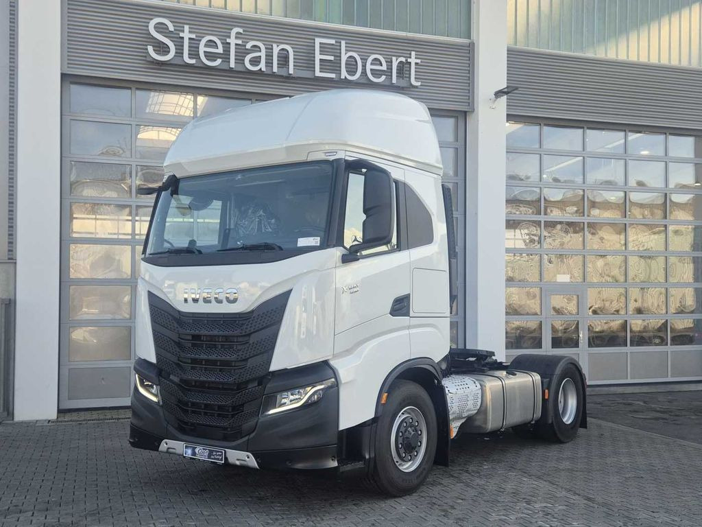 Iveco AS440X49T/P ON 4x4 HI-TRACTION Intarder 2x Bett - Tracteur routier: photos 2 Iveco AS440X49T/P ON 4x4 HI-TRACTION Intarder 2x Bett - Tracteur routier: photos 2