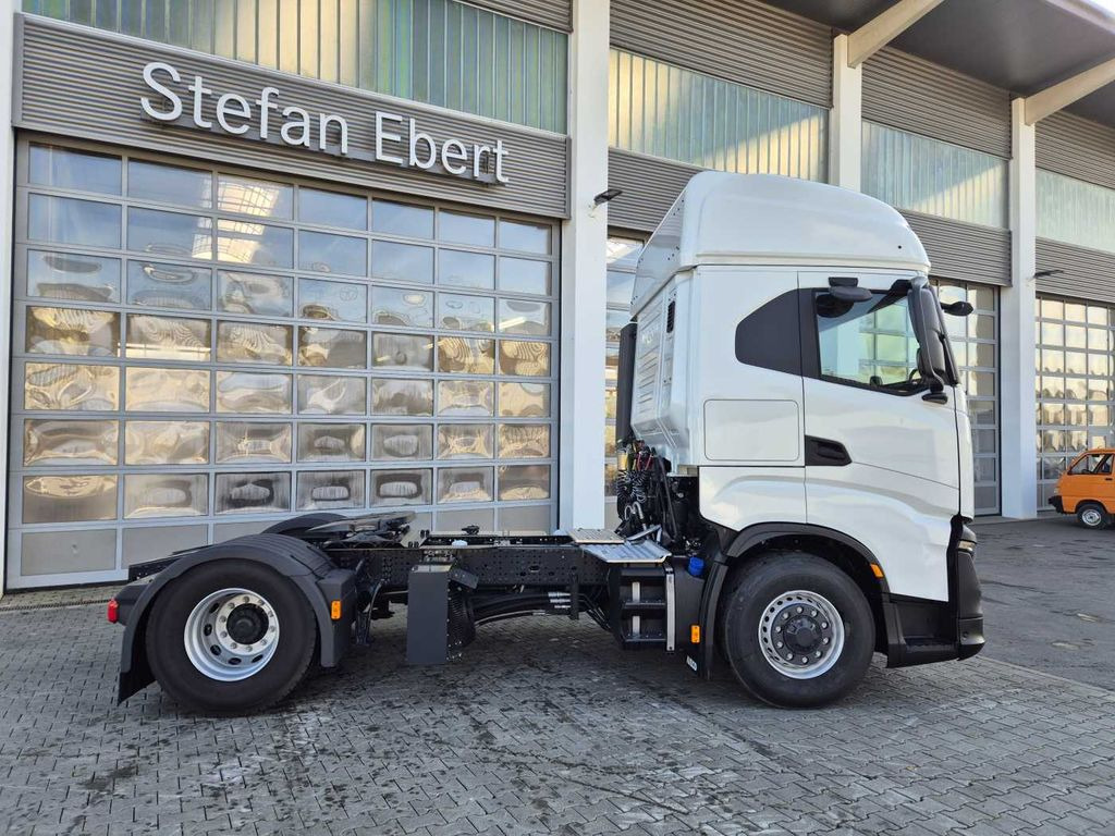 Iveco AS440X49T/P ON 4x4 HI-TRACTION Intarder 2x Bett - Tracteur routier: photos 5 Iveco AS440X49T/P ON 4x4 HI-TRACTION Intarder 2x Bett - Tracteur routier: photos 5
