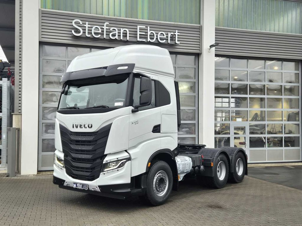 Iveco X-Way AS440X57TZ/P ON+ 6x4 Intarder 2xBett - Tracteur routier: photos 1 Iveco X-Way AS440X57TZ/P ON+ 6x4 Intarder 2xBett - Tracteur routier: photos 1