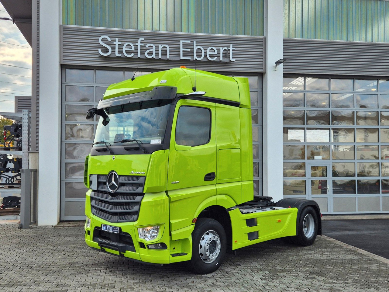 Mercedes-Benz Actros 1851 LS Öl-Retarder Standklima Mirror Big - Tracteur routier: photos 1 Mercedes-Benz Actros 1851 LS Öl-Retarder Standklima Mirror Big - Tracteur routier: photos 1