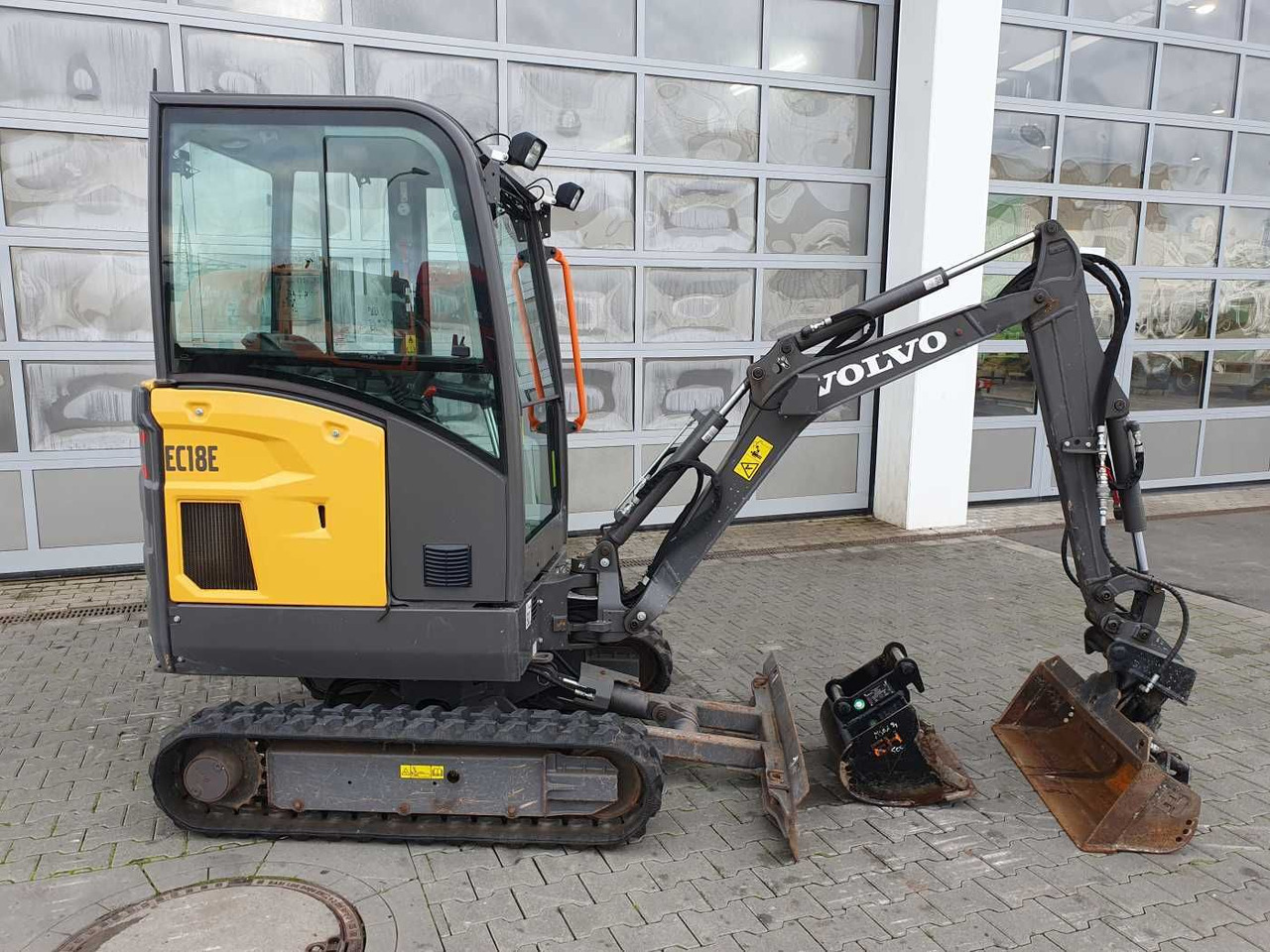 Volvo EC18E / nur 415h! / MS01 / 2021 / inkl 2x Löffel - Mini pelle: photos 2 Volvo EC18E / nur 415h! / MS01 / 2021 / inkl 2x Löffel - Mini pelle: photos 2