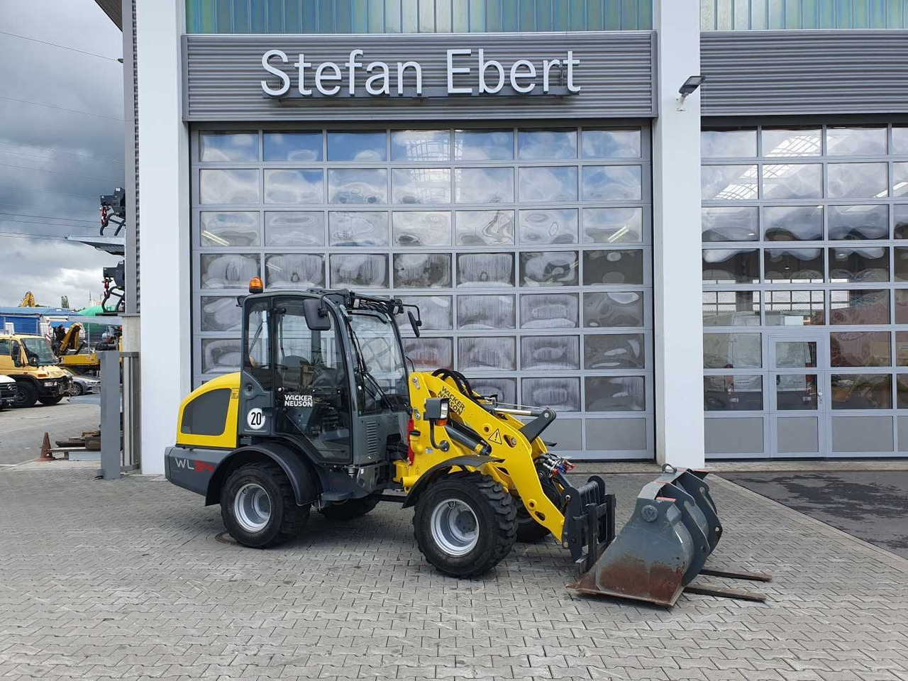 Wacker WL34 (RL40) / Schaufel + Gabel / nur 743h / 62PS - Chargeuse sur pneus: photos 1 Wacker WL34 (RL40) / Schaufel + Gabel / nur 743h / 62PS - Chargeuse sur pneus: photos 1