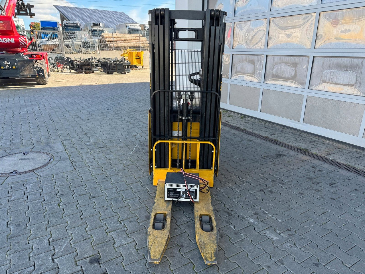 Yale MS 12 AC / Triplex: 4m! / nur 180h! / 2014 - Gerbeur: photos 4 Yale MS 12 AC / Triplex: 4m! / nur 180h! / 2014 - Gerbeur: photos 4
