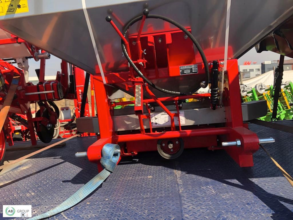 Altro fertilizer spreader RN-800 - Distributeur d'engrais: photos 3 Altro fertilizer spreader RN-800 - Distributeur d'engrais: photos 3