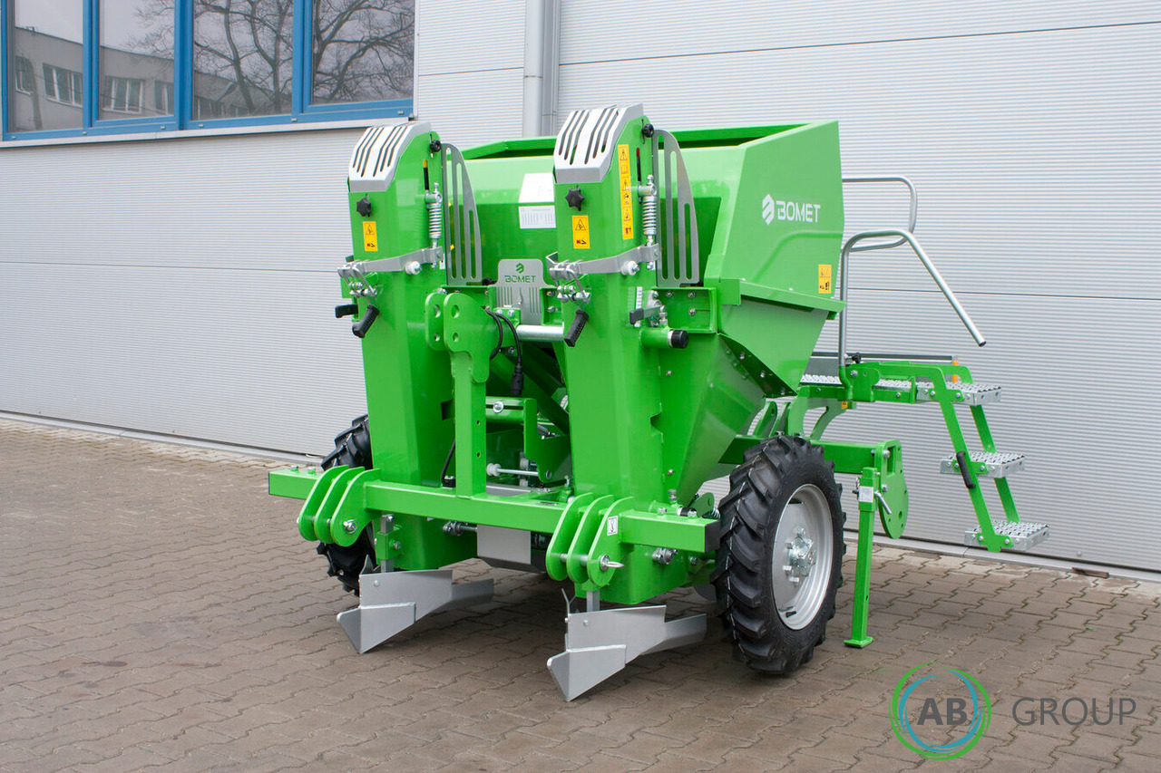 Bomet Gemini S339/1 two-row potato planter (inter-row width: 75 - 90 cm) - Planteuse de pommes de terre: photos 4 Bomet Gemini S339/1 two-row potato planter (inter-row width: 75 - 90 cm) - Planteuse de pommes de terre: photos 4
